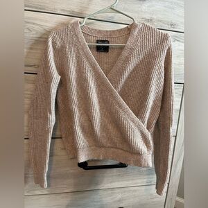 Abercrombie & Fitch Women's Beige V-Neck Sweater